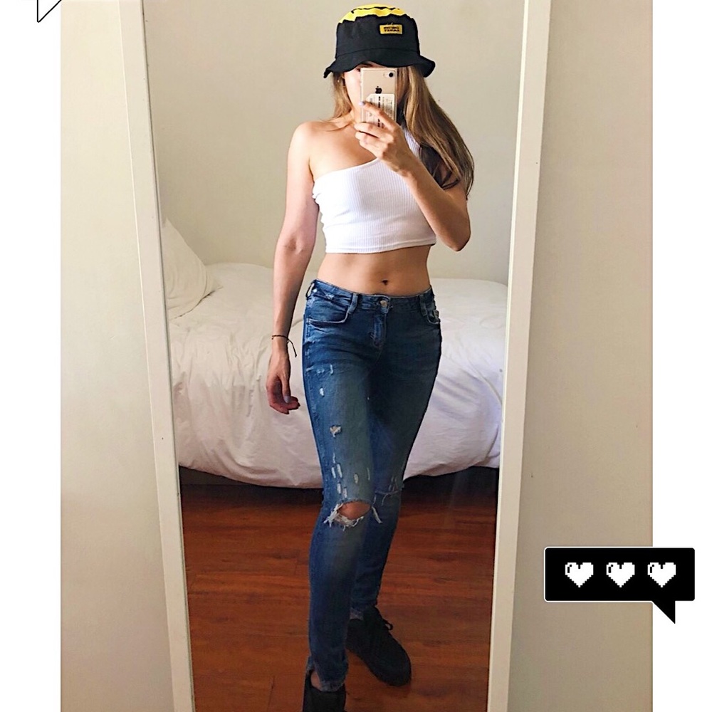 New low rise ZARA trafaluc jeans new without tags